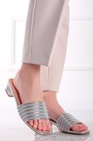 Stříbrné pantofle na hrubém podpatku Marisa
