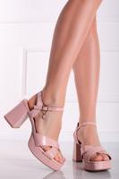 Světle růžové sandály na hrubém podpatku 142356