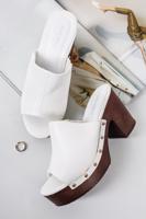 Bílé pantofle na hrubém podpatku Marina