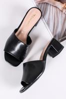 Černé kožené pantofle na hrubém podpatku 1-27204-20