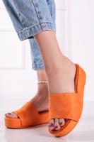 Oranžové platformové pantofle 1-27254