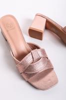 Růžovozlaté pantofle na hrubém podpatku Mia