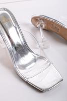 Stříbrno-transparentní pantofle na tenkém podpatku Leslie