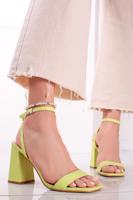 Světle zelené sandály na hrubém podpatku Clarisse