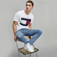 Tommy Jeans pánské bílé tričko Flag Tee